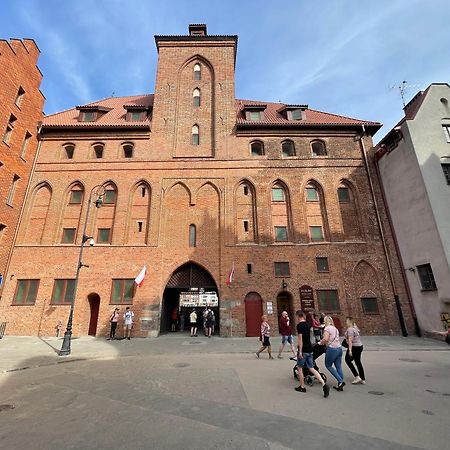 Апартаменты H&T Old Town Szeroka 24 Гданьск Экстерьер фото