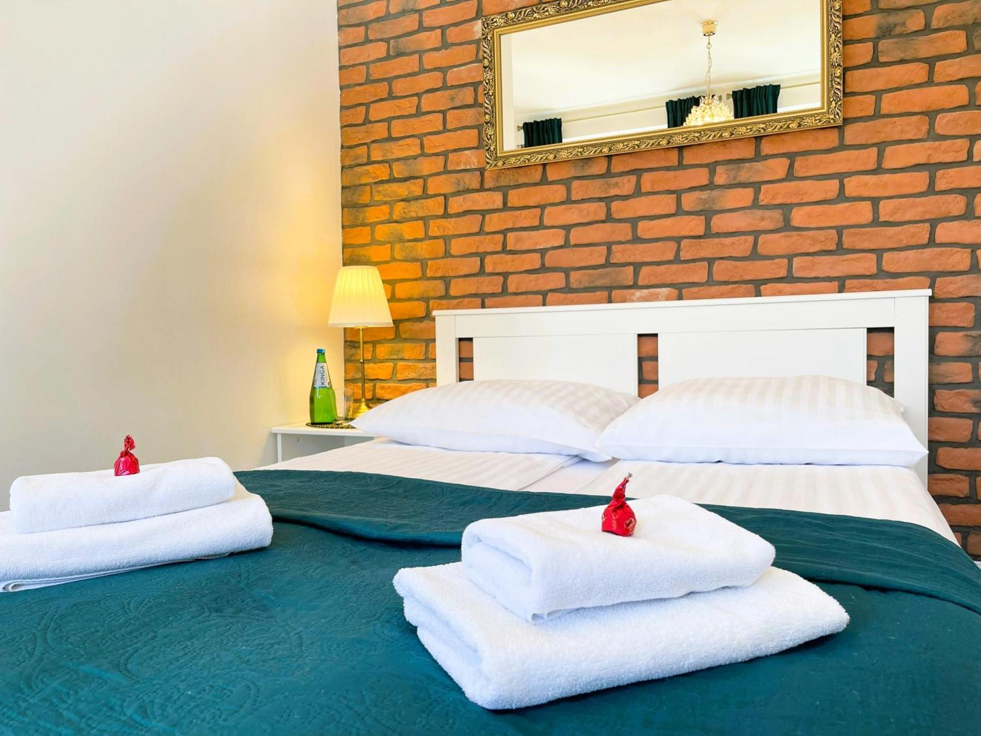Апартаменты H&T Old Town Szeroka 24 Гданьск Экстерьер фото